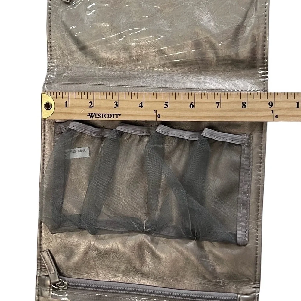 NICE QUALITY 3 COMPARTMENT TRI-FOLD TRAVEL BAG